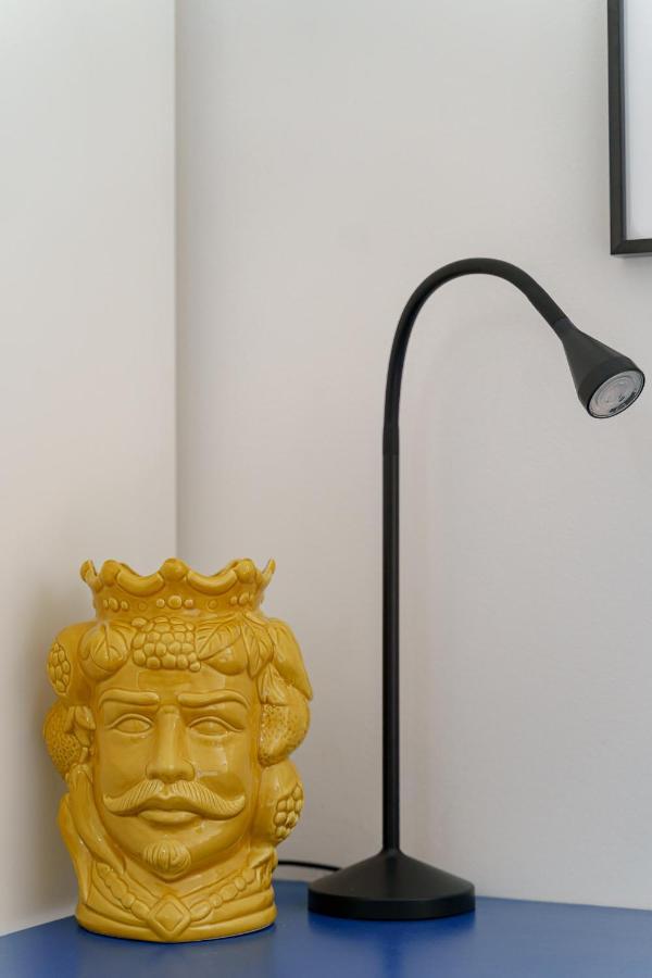 Sisto18 Bed & Breakfast คาตาเนีย ภายนอก รูปภาพ